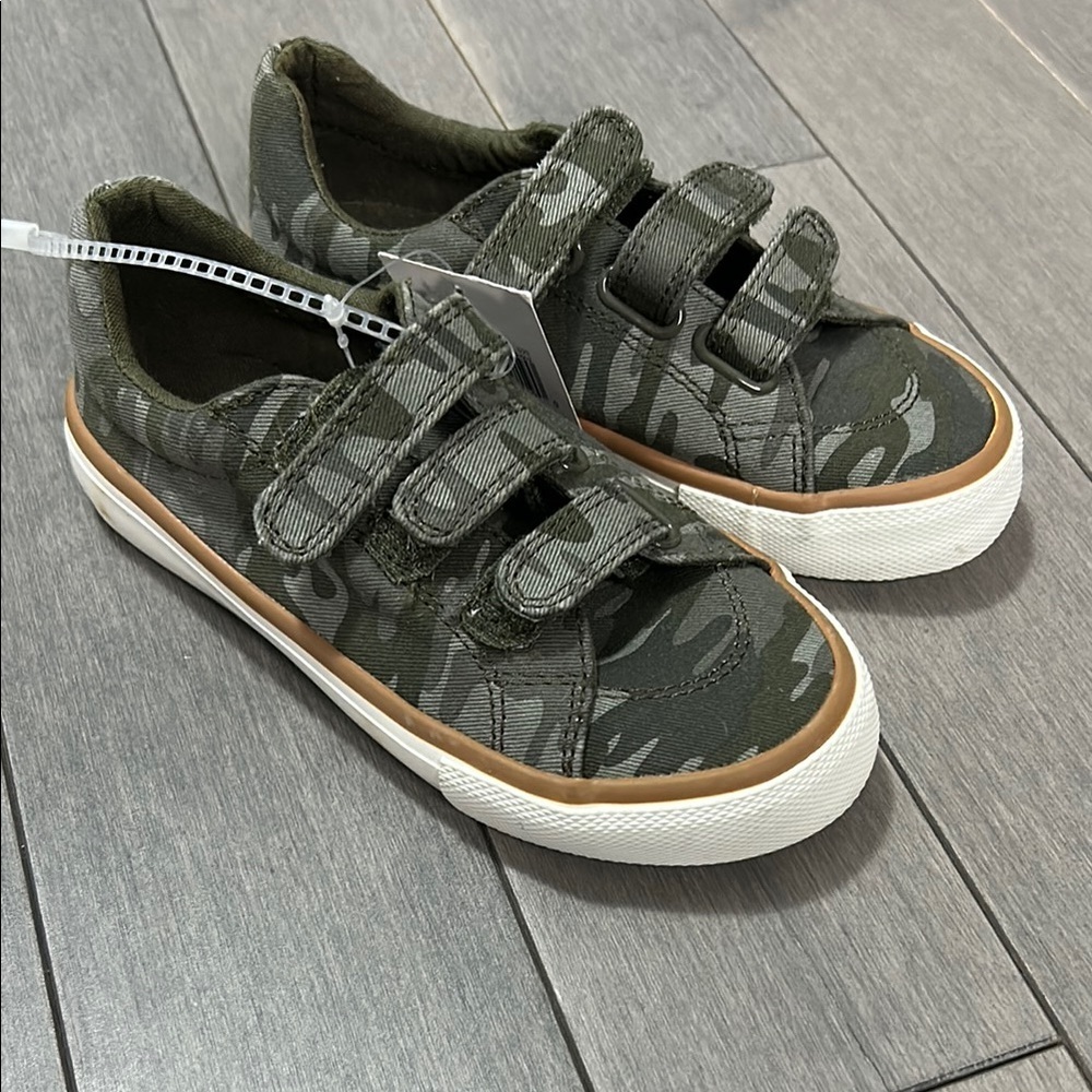 NWT Camouflage Kids Sneakers size 10